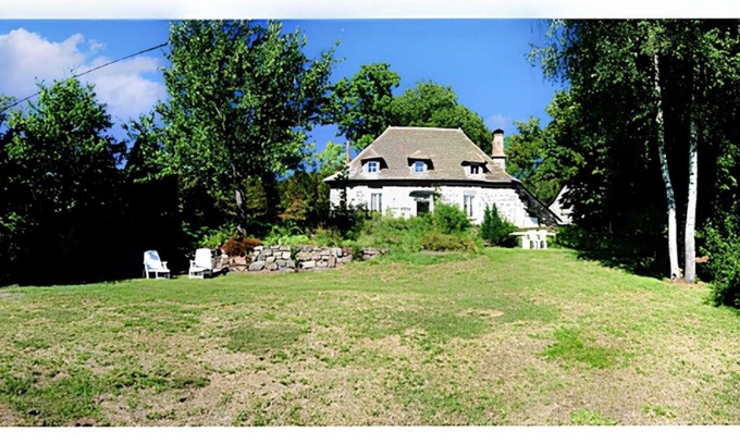 Le Fau House | Homerez - Comfortable house with mountain view in Le Fau