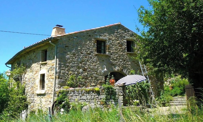 Vesc House | Homerez - Comfortable house in nature near Vesc with jacuzzi