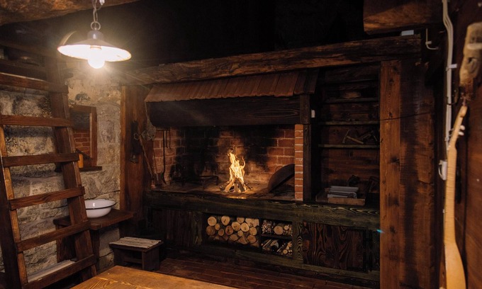 Gospic Ski Chalet | Homerez - Cosy Chalet in Gospić with Jacuzzi and Mountain View