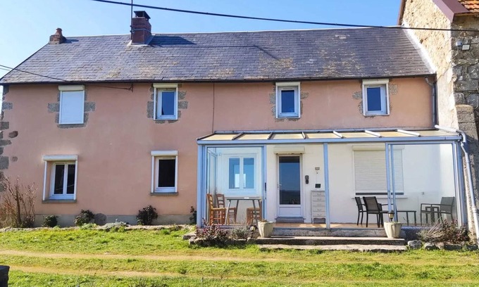 Chenerailles - Auzances - Bellegarde et Haut Pays Marchois House | Homerez - Cozy House Near Charron with Garden