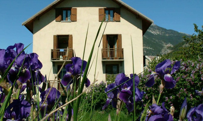 Villar-Saint-Pancrace House | Homerez - House 1 km away from the slopes for 15 ppl. at Villar-Saint-Pancrace