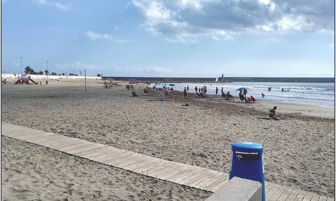 Benicarlo Apartment | Homerez - Modern Apartment in Benicarlo with Terrace