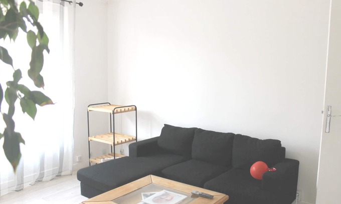 Tain-l'Hermitage Apartment | Homerez - Nice appartement for 5 ppl. with balcony at Tain-l'Hermitage