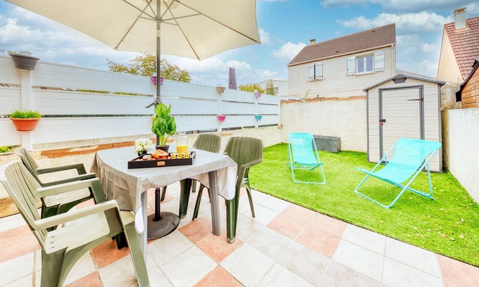 Bretigny-sur-Orge House | Homerez - Nice house for 6 ppl. with terrace at Brétigny-sur-Orge