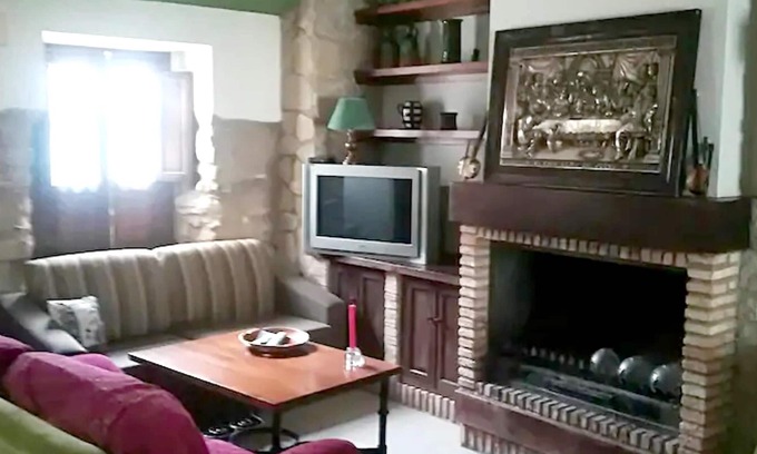 Ubeda House | Homerez - Property for 5 ppl. with shared pool, garden and terrace at Úbeda