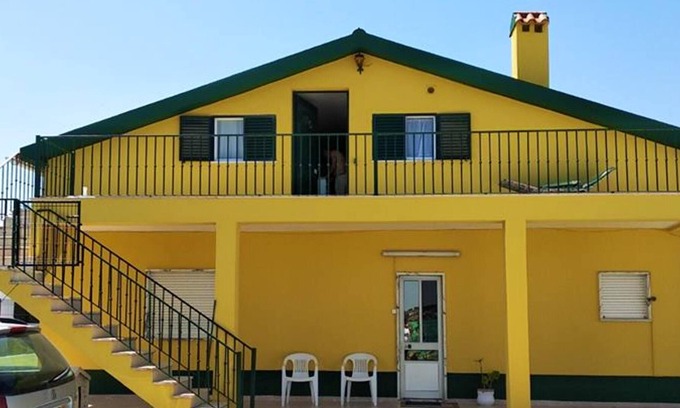 Sobral de Monte Agraco House | Homerez - House for 6 ppl. with garden and terrace at Sobral de Monte Agraço