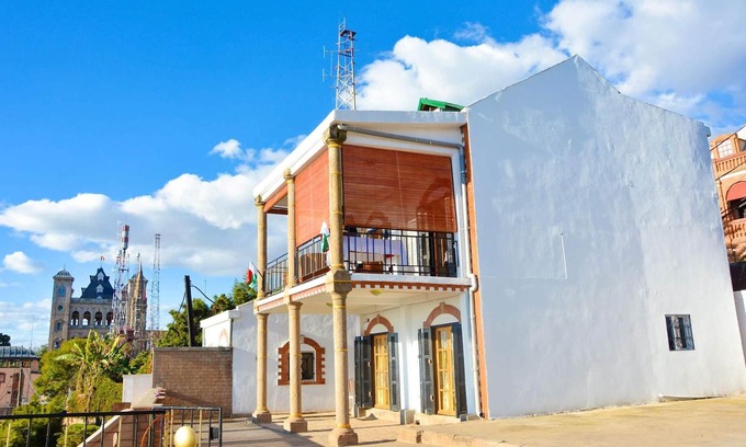 Antananarivo Avaradrano House | Homerez - Spacious house for 6 ppl. with terrace at Ambohimitsimbina