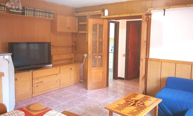 Esparraguera House | Homerez - Spacious house for 6 ppl. with balcony at Esparreguera