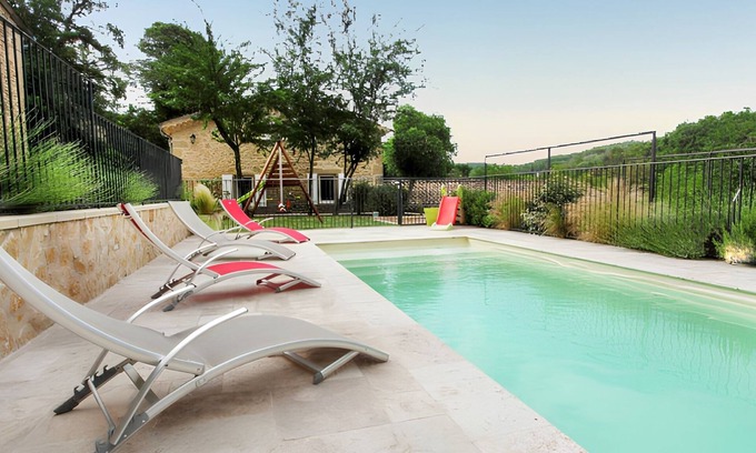 Divajeu Villa | Homerez - Spacious villa in Divajeu with private pool
