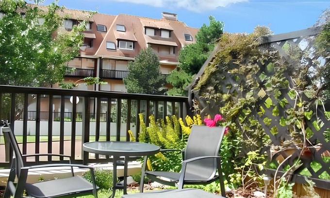Villers-sur-Mer Apartment | Homerez - Studio in Villers-sur-Mer