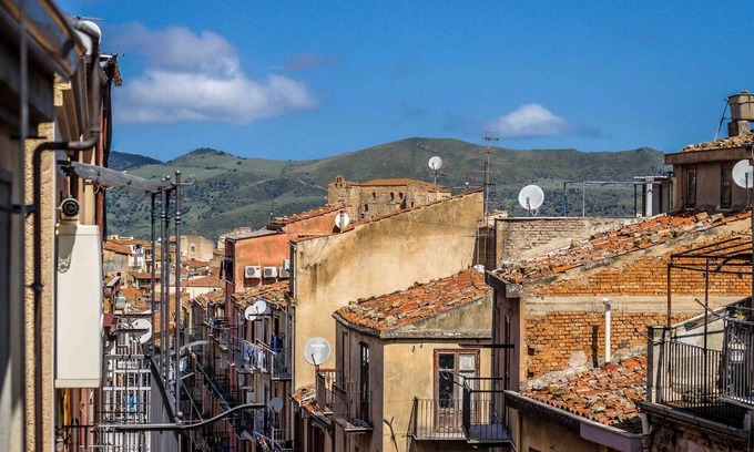 Castelbuono Apartment | Homerez - Studio in Castelbuono - Balcony