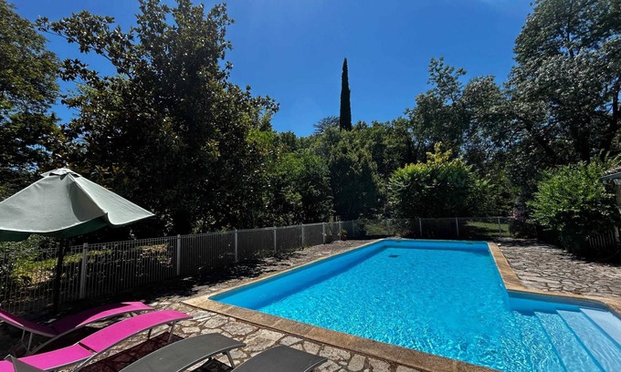 Berrias-et-Casteljau Villa | Homerez - Villa in Berrias-et-Casteljau