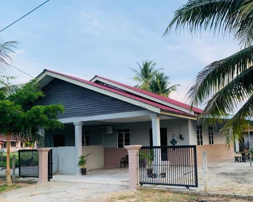 Kampung Gong Bayor House | Homestay Bajet cgu yie Besut Terengganu