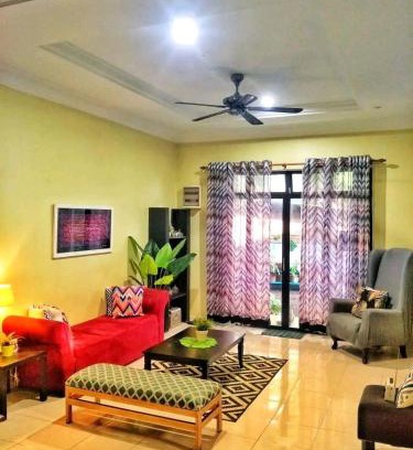 Kawasan Perindustrian Chendering House | Homestay Cik Esah