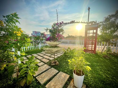 Buon Don Hotel | Homestay CONTAINER