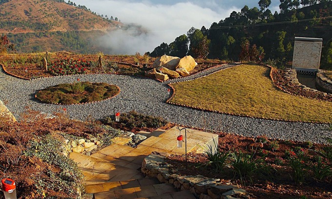 Nainital House | Homestay in Nainital, Picturesque Mountain views with all Mod-cons