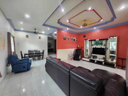 Larut House | Homestay in Taiping , Simpang