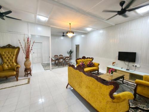 Tangkak House | Homestay Moslim Tangkak Ledang
