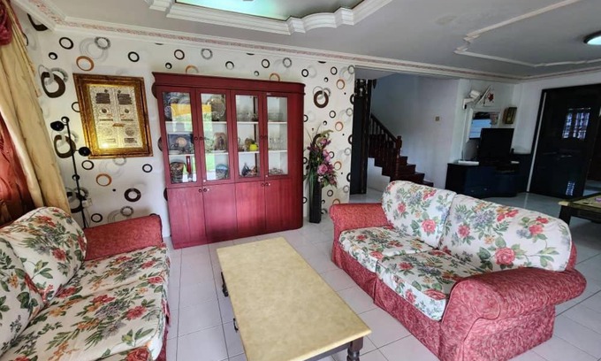 Tupong Tengah House | Homestay Petrajaya Kuching