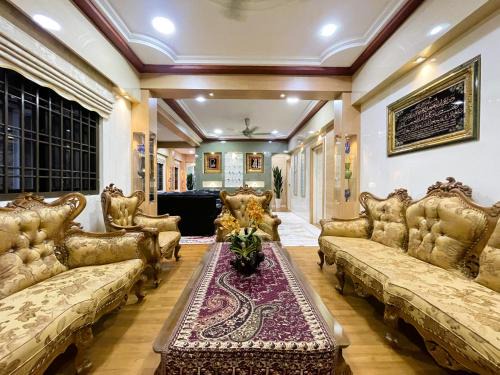 Pontian House | Homestay & Pool Laman Sri Aman Pontian