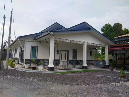 Pelabuhan Klang Villa | Homestay Teratak Ismazah