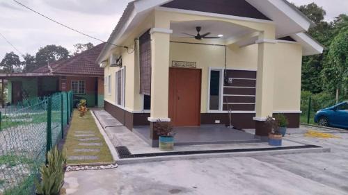 Kajang House | Homestay Teratak Kasih Sapri & Mazila