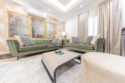 King Abdul Aziz Road Apartment | HOMETEL KHOZAMa