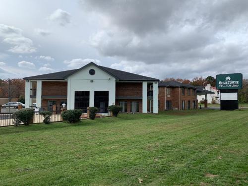 Egg Harbor Township Hotel | HomeTowne Studios by Red Roof Egg Harbor-Atlantic City Airport