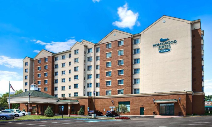 East Rutherford Hotel | Homewood Suites by Hilton East Rutherford - Meadowlands, NJ