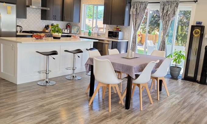 West Sechelt House | Homey Place in Sechelt , close to town and beaches