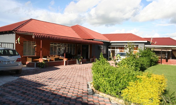 Lusaka Bed & Breakfast | Honeybed Lodge, Available! Safe and secure! Quiet! Informative and reliable!