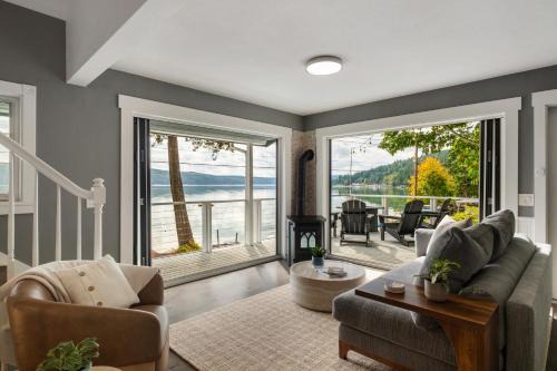 Belfair House | Hood Canal Escape- upscale meets the rocky shores!
