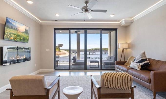 Osage Beach Condo | Horizon Hideaway - 2 Lakeside Pools & Firepits!
