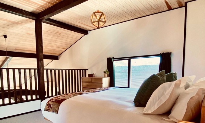 Madarao Mountain Resort House | Hoshi8 sleepsprivate openair bathself catered 8seater carprivate kitchenmoutain view / Iiyama Nagano