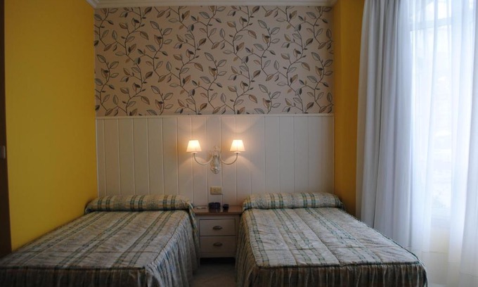 Baiona House | Hostal Santa Marta Playa