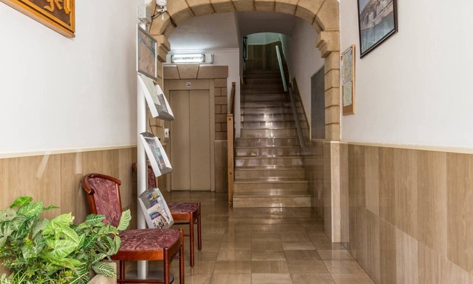 Balaguer Hostel | Hostal Urgell