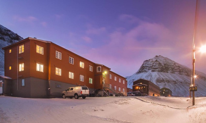 Longyearbyen Hostel | Hostel ∙ 6 guests