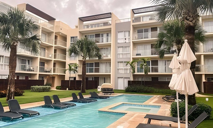 Dominicus House | Hot Tub/10 Min walk to the Beach/Pool