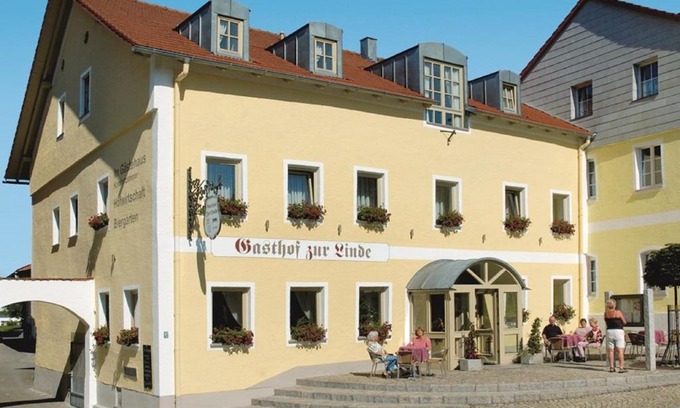 Neukirchen Beim Heiligen Blut Hotel | Hotel-Gasthof Zur Linde