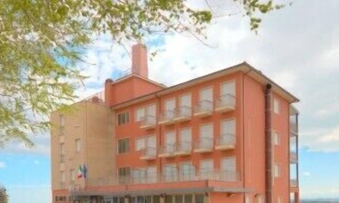 Camerano Hotel | Hotel 3 Querce