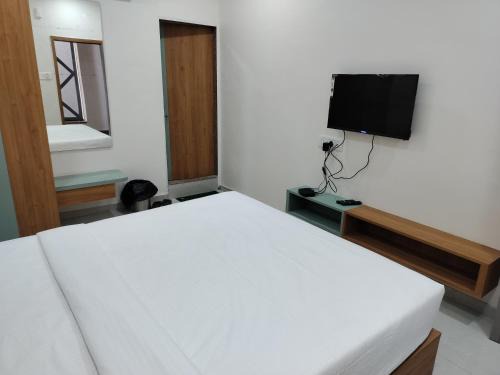 Tharad Hotel | Hotel Amrutam And Guest House