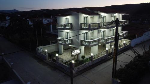 Ayia Anna Hotel | HOTEL ARIADNI