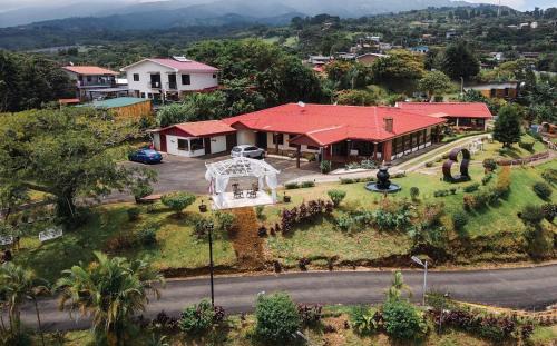 Roble Hotel | Hotel Bar Restaurante IL Rifugio