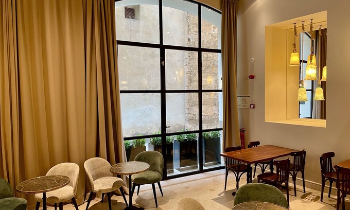 Cort Hotel | Hotel Basílica