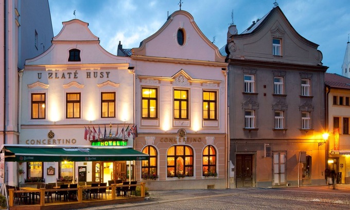 Jindrichuv Hradec Hotel | Hotel Concertino Zlatá Husa