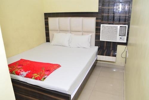 Kolkata Hotel | Hotel Dev Guest House Howrah Kolkatav - Excellent Stay with Family, Parking Facilities