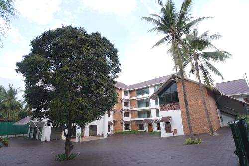 Chittilapilly Hotel | Hotel Devalokam