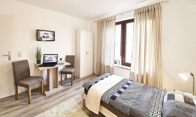 Unaften Hotel | Hotel ∙ Double room, shared shower/bath, 1 bed room