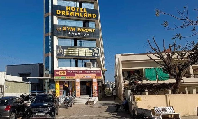 Chandkheda Hotel | Hotel Dreamland Chandkheda