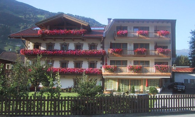Zell am Ziller Hotel | Hotel Garni Elisabeth
